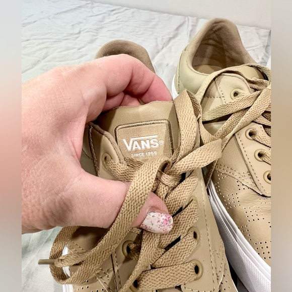 Perforated lace up leather Vans Women’s size 10 1/2 / Men’s size 9. - Picture 2 of 9
